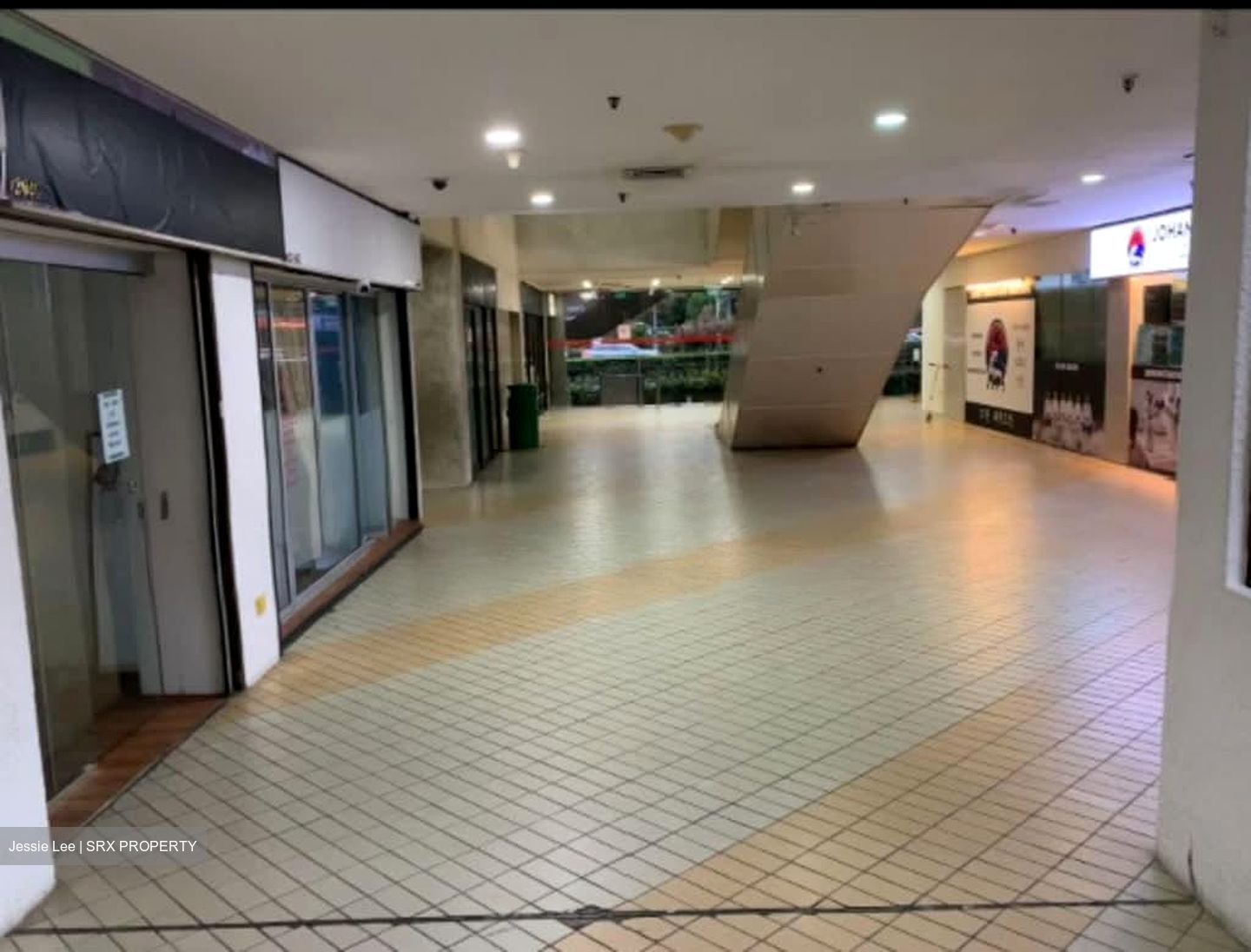 Upper Serangoon Shopping Centre (D19), Shop House #569590661